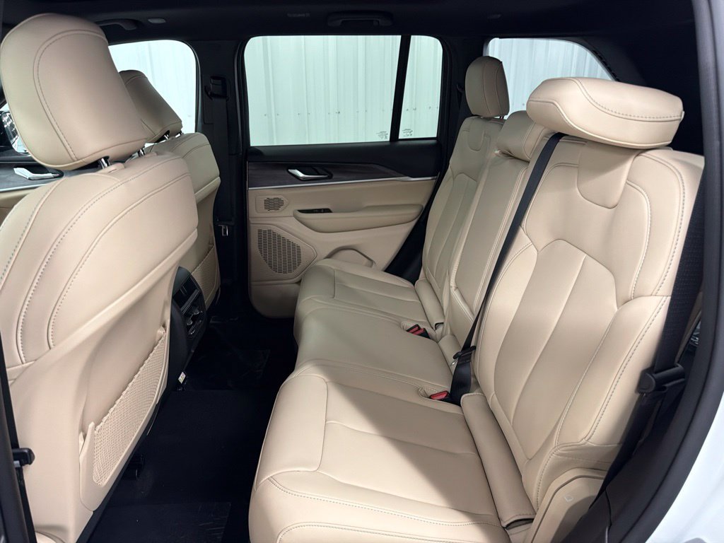 New 2026 Jeep Grand Cherokee Limited w/ Limited Altitude Package RWD image 11