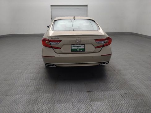 Used 2018 Honda Accord Touring image 6