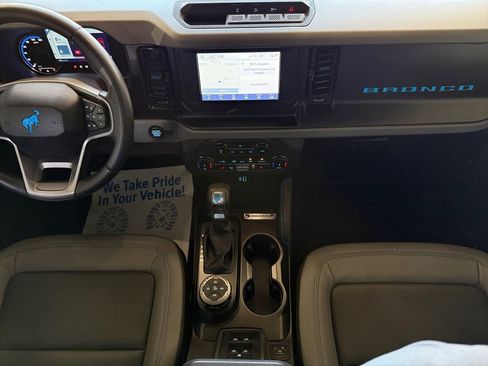 Used 2022 Ford Bronco Black Diamond image 9