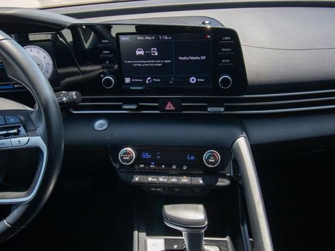 Certified 2021 Hyundai Elantra SEL w/ Convenience Package FWD image 21