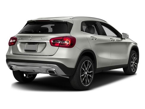 Used 2016 Mercedes-Benz GLA 250 4MATIC image 2