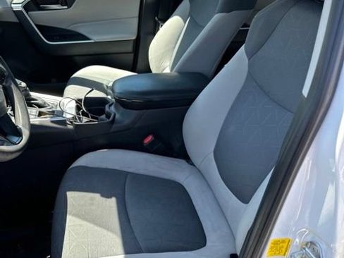 Used 2019 Toyota RAV4 XLE w/ Convenience Package AWD/4WD image 2