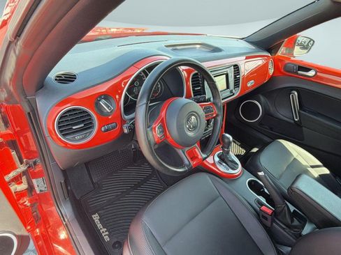 Used 2019 Volkswagen Beetle SE image 4