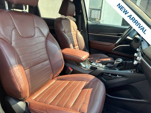Used 2024 Kia Telluride SX Prestige w/ Towing Package AWD/4WD image 9