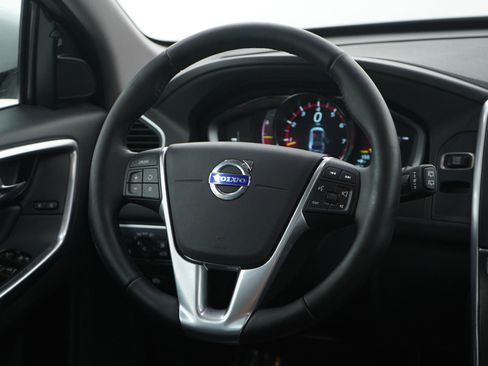 Used 2016 Volvo XC60 T5 Premier w/ Protection Package image 14
