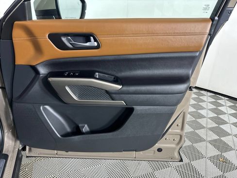 Used 2025 Nissan Pathfinder Platinum w/ Cargo Package FWD image 37