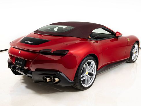 Certified 2025 Ferrari Roma Spider RWD image 27