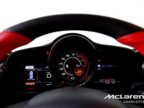 Used 2018 Ferrari 488 GTB RWD image 13