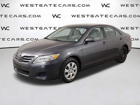 Used 2011 Toyota Camry LE FWD image 1