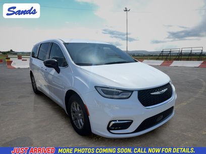 Used 2024 Chrysler Pacifica Touring-L