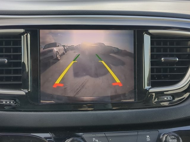 Used 2018 Chrysler Pacifica Touring Plus FWD image 11