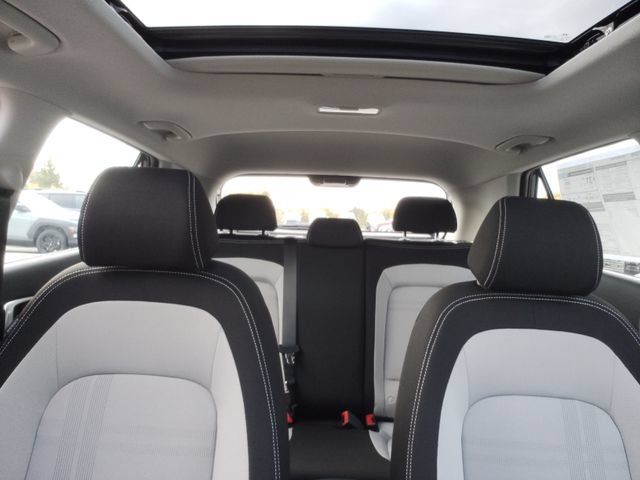 Used 2026 Hyundai Venue SEL FWD image 25