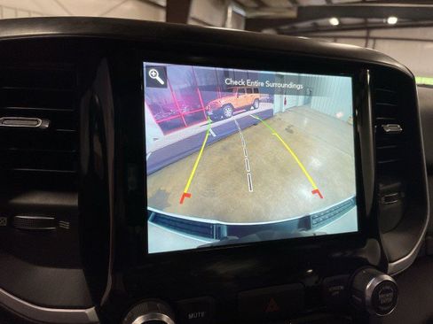 Used 2020 RAM 1500 4x4 Crew Cab image 20