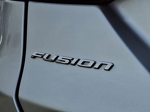 Used 2018 Ford Fusion Titanium image 33