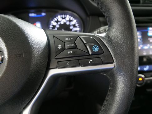 Used 2019 Nissan Rogue SV w/ Premium Package AWD/4WD image 28
