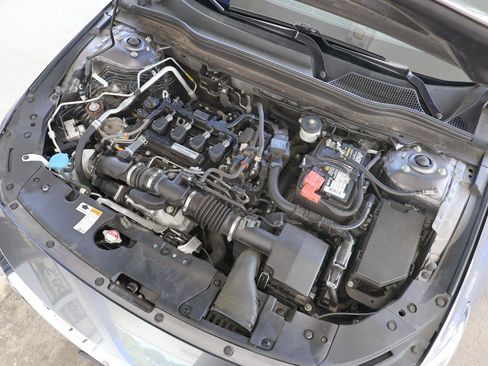 Used 2018 Honda Accord EX-L image 32