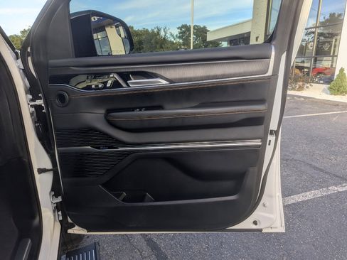 Used 2024 Jeep Grand Wagoneer Series III w/ Rear Seat Video Group 1 image 28