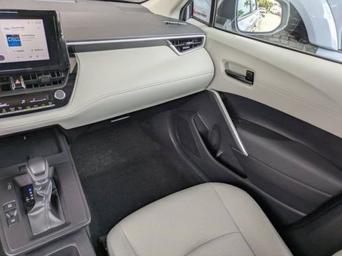 Used 2026 Toyota Corolla Cross L image 17