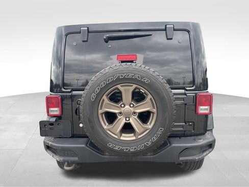 Used 2018 Jeep Wrangler Unlimited Sport w/ Dual Top Group AWD/4WD image 5