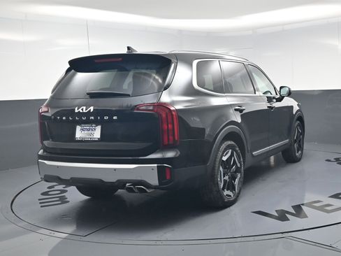 Used 2024 Kia Telluride S w/ S Sunroof Package FWD image 9