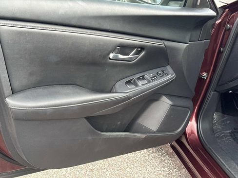 Certified 2024 Nissan Sentra SV FWD image 17