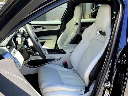 New 2026 Jaguar F-PACE R-Dynamic S image 9