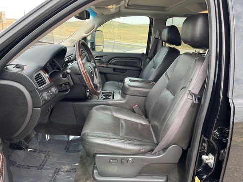 Used 2014 GMC Sierra 2500 Denali w/ Suspension Package, Off-Road image 10