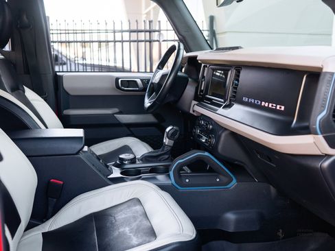 Used 2023 Ford Bronco Wildtrak image 23