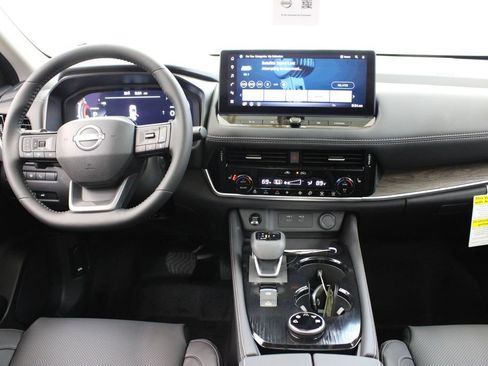 New 2026 Nissan Rogue Platinum w/ Platinum Premium Package image 9