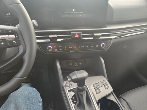 New 2026 Kia Sportage SX FWD image 2