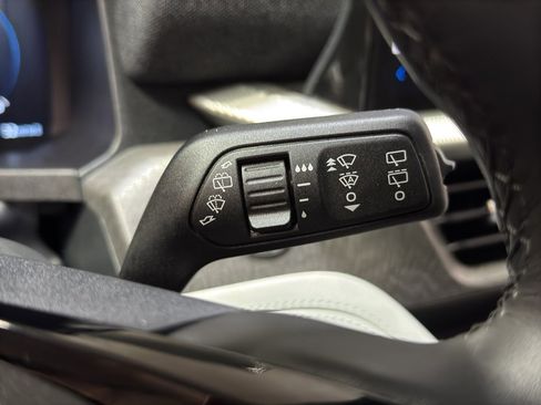 Used 2025 Ford Explorer Platinum w/ Ultimate Package image 30