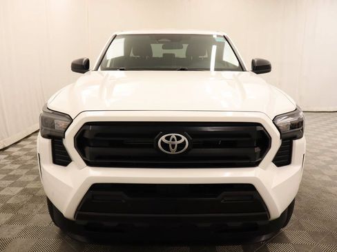 Used 2024 Toyota Tacoma SR w/ SR Upgrade Package AWD/4WD image 4