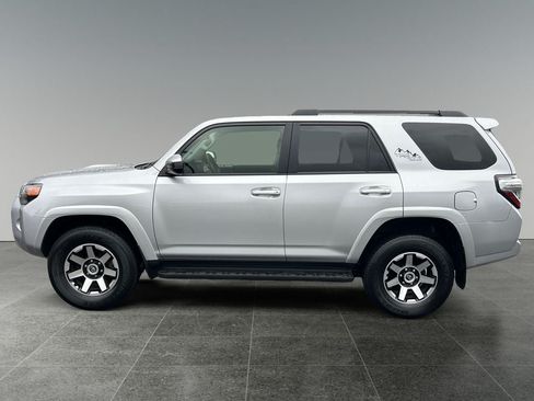 Used 2024 Toyota 4Runner TRD Off-Road AWD/4WD image 4