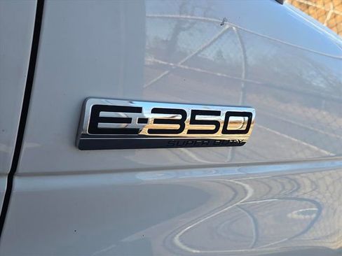 Used 2023 Ford E-350 and Econoline 350 Super Duty w/ Power Windows & Locks Group image 23