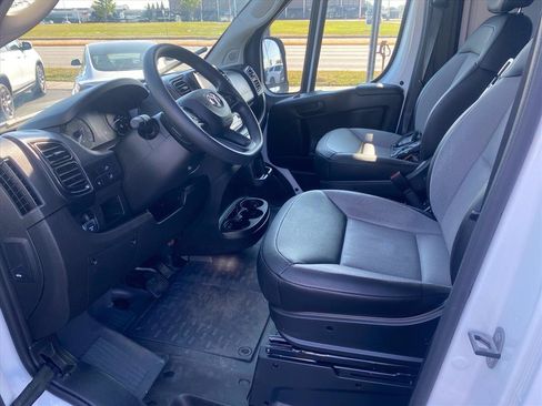 Used 2026 RAM ProMaster 2500 w/ Convenience Group FWD image 9