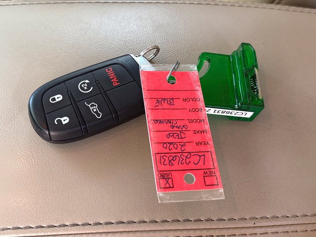 Used 2020 Jeep Grand Cherokee Limited AWD/4WD image 22