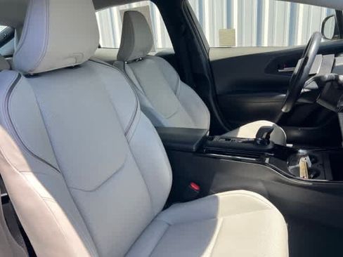 Used 2024 Toyota Prius XLE FWD image 22