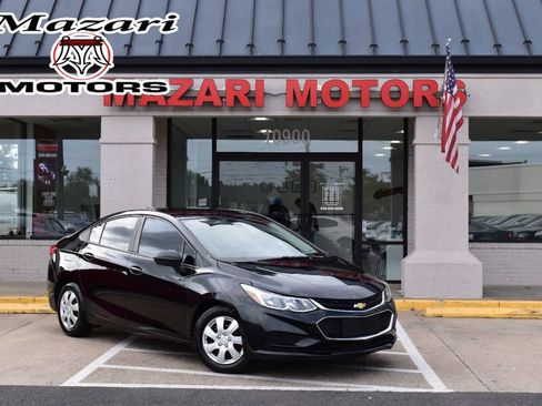 Used 2017 Chevrolet Cruze LS FWD image 1