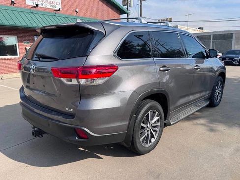 Used 2017 Toyota Highlander XLE image 10