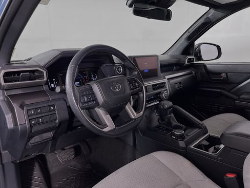 Certified 2025 Toyota 4Runner SR5 AWD/4WD image 9