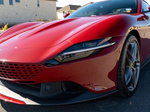 Used 2022 Ferrari Roma RWD image 21