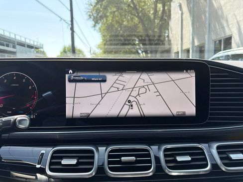 Certified 2025 Mercedes-Benz GLS 580 4MATIC image 33