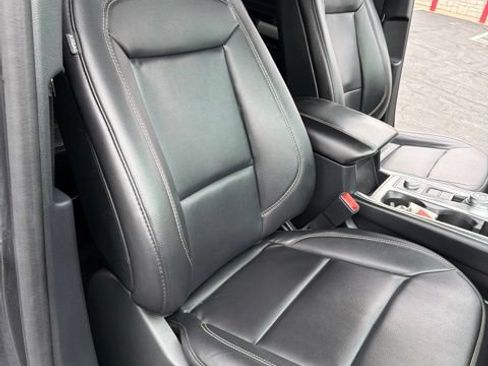 Used 2020 Ford Explorer XLT w/ Equipment Group 202A AWD/4WD image 20