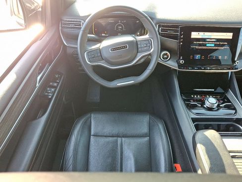 Used 2024 Jeep Wagoneer Series III image 22
