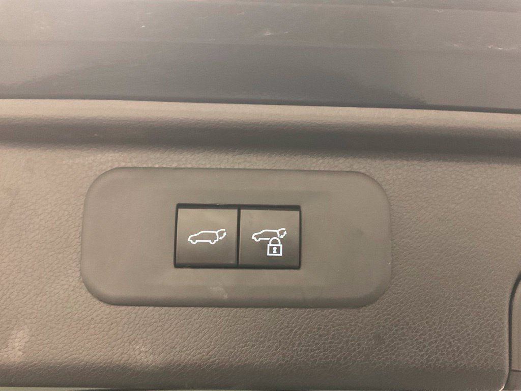 Used 2025 Toyota Grand Highlander AWD image 31