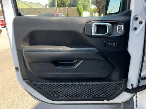 Used 2021 Jeep Wrangler Unlimited Rubicon 4xe w/ Steel Bumper Group AWD/4WD image 9
