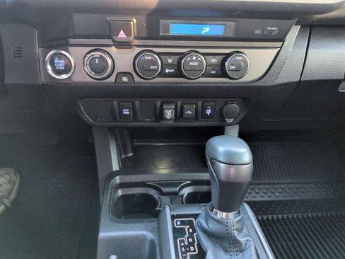 Used 2023 Toyota Tacoma TRD Off-Road AWD/4WD image 18