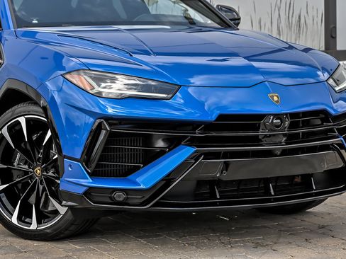 Used 2023 Lamborghini Urus S AWD/4WD image 2