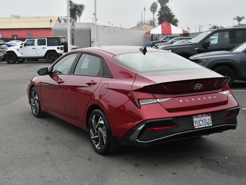 Used 2025 Hyundai Elantra Sport image 6