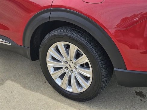 Used 2023 Ford Explorer Limited w/ Limited Technology Package image 7